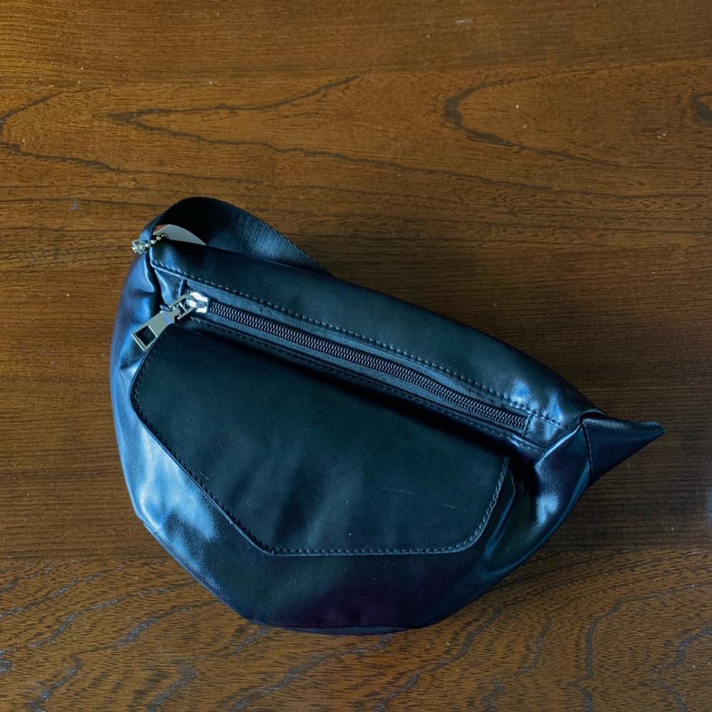 faux leather crossbody/fanny pack